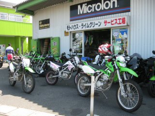1007041g.jpg (40556 �o�C�g)